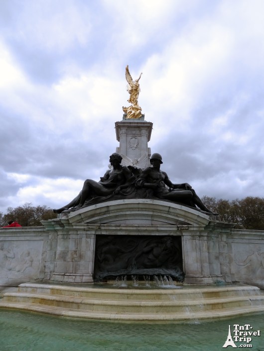 Blog 5 - Buckingham statue